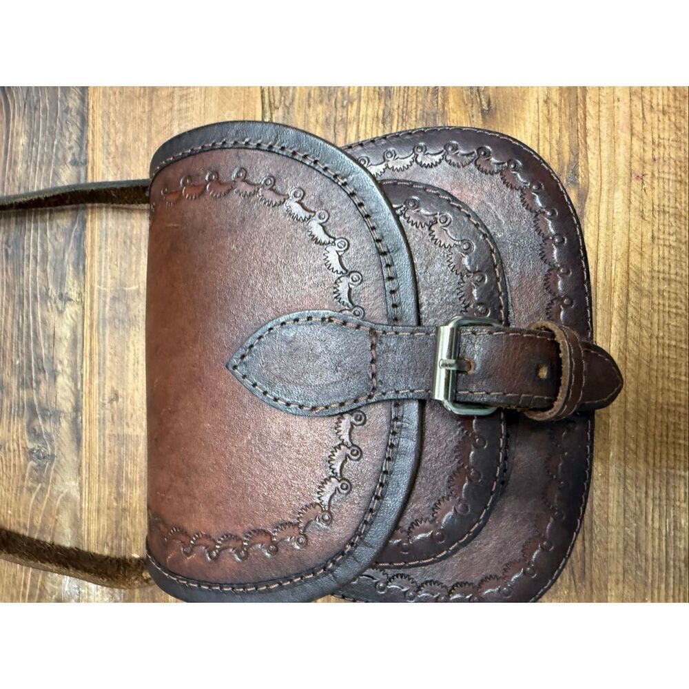 Beautiful Handmade leather shoulder bag - Picture 3 of 16